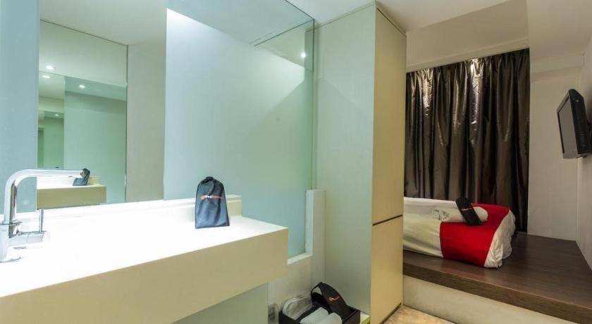Reddoorz Hotel Plus @ Little India Singapura Luaran gambar