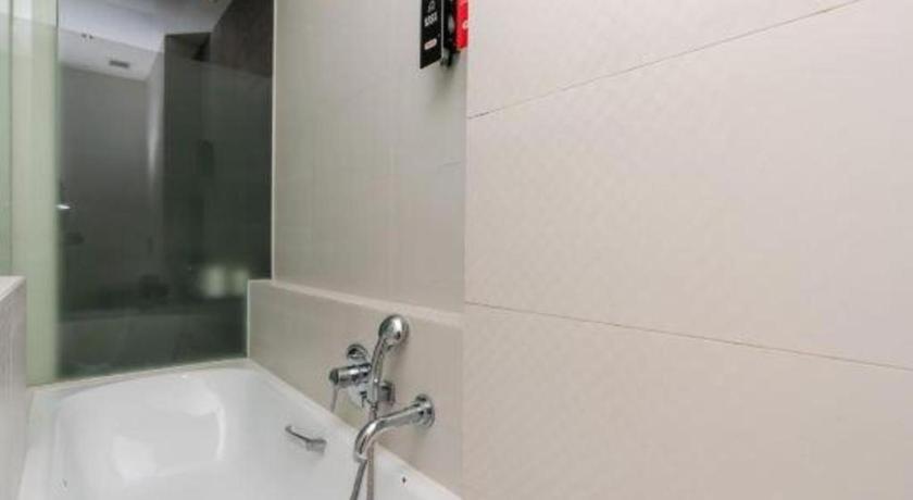 Reddoorz Hotel Plus @ Little India Singapura Luaran gambar
